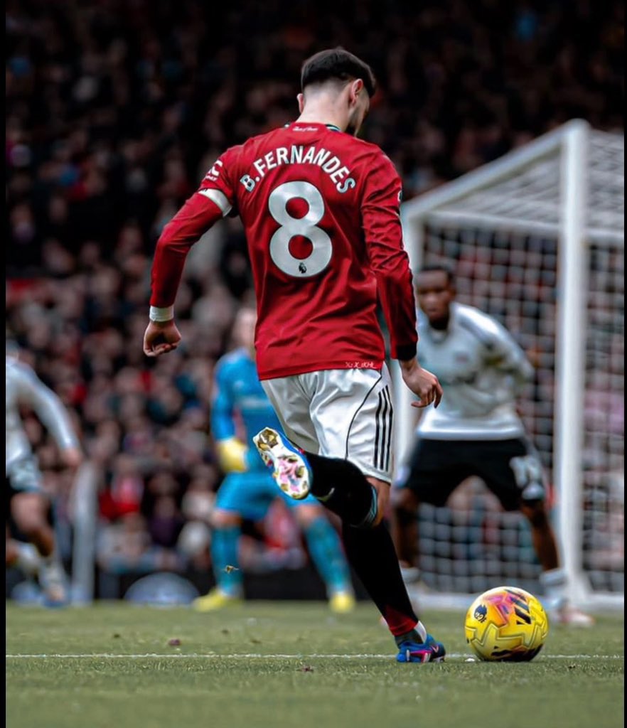 ChinoUTD's tweet photo. 🚨 Rooney on when he knew Manchester United were back:

🗣️ Reporter:
“Carrick beat Manchester City & Arsenal in his first few weeks. Was that when you knew United were back?”

🗣️ Wayne:

“Not really. We’ve seen United beat the big teams before and then go and drop points against a team fighting relegation the following week. For me, the real test was Fulham.

That’s the sort of game old United would’ve found a way to make difficult. Then Cunha won a penalty. VAR changed it to a free kick. I thought, ‘Let’s see their reaction.’

Bruno puts the ball in. Casemiro scores. It didn’t even look like United cared that the penalty had gone. They treated the free kick like it was just another way of scoring.

Then Fulham fought back. It became 2-2. Again I thought, ‘Let’s see their reaction.’ Bruno finds Sesko. Goal. That’s when I knew. Not because they beat City or Arsenal. Because when the game stopped going their way…they still found a way to win.”
