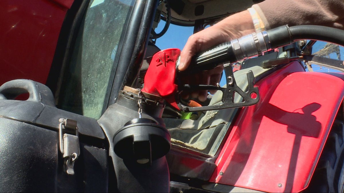 agrosfera_tve's tweet photo. El Gobierno @GobEsp  amplía las ayudas de fertilizantes y gasóleo al sector primario. La ayuda asciende a 230 millones de euros https://t.co/kIK4VCpA3u