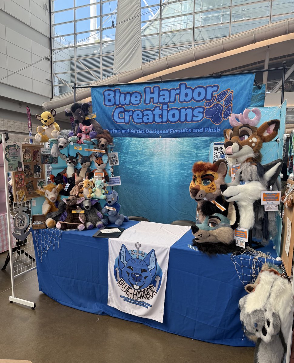 BlueHarborC's tweet photo. Goooood morning Anthrocon!! We’re here in the den at i20! https://t.co/esYURBtzfx