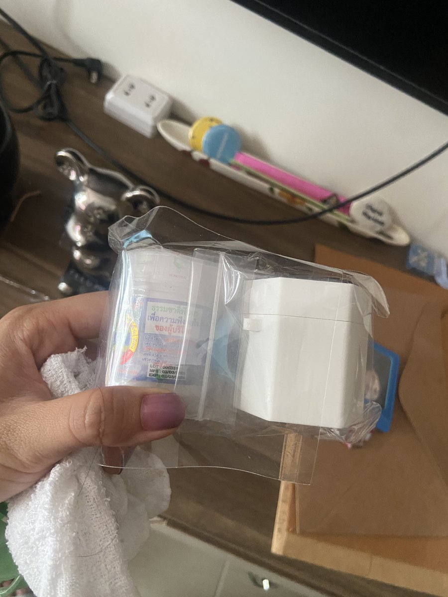 gothichay's tweet photo. WTS 
EXO HONGTHAI HOLDER
from 🇹🇭

Onhand 
Can meet up at MOA Arena July 4-5

#EXO #EXOHOrizon #EXOHorizoninMnl https://t.co/BcwkKdevMZ