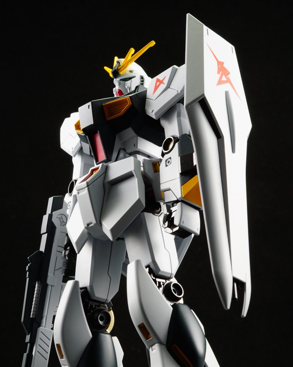ColonSpec78's tweet photo. #νガンダムあつまれ 
塗装しただけです。
通して下さい。
( ；∀；) https://t.co/d3z7nZ6khj
