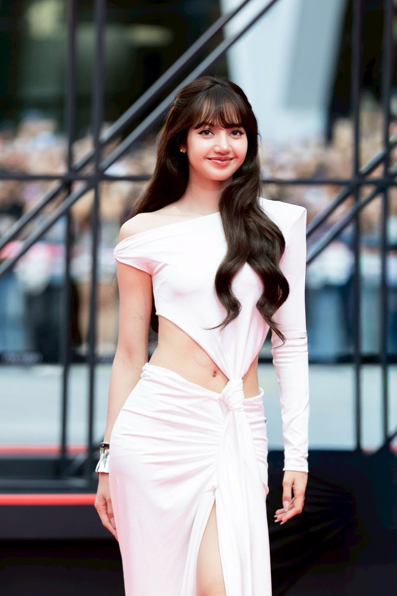 Centralnews's tweet photo. LISA กับทุกโมเมนต์ที่พาเราต้องมนตร์ กับ SHISEIDO ULTIMUNE Studio : LISA’S BACKSTAGE 🖤 อีเวนต์ระดับเอเชียแปซิฟิกที่ยิ่งใหญ่ที่สุดของแบรนด์ SHISEIDO ณ centralwOrld

#ห้างเซ็นทรัลมีLISAแล้ว
#LISAxSHISEIDO 
#LISAwithULTIMUNE
#SHISEIDO 
#ULTIMUNE 
#ULTIMUNESTUDIOatCENTRALWORLD https://t.co/TwPHzQO4eT
