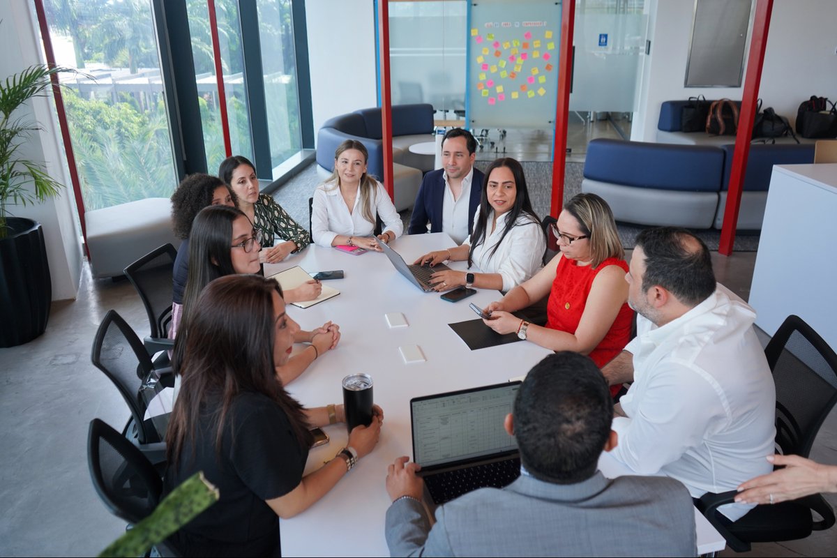 uees_ec's tweet photo. Las alianzas que trascienden fronteras impulsan una educación de clase mundial. 🌍

Recibimos la visita de la delegación de la Universidad Simón Bolívar (@unisimon) de Barranquilla y Cúcuta, Colombia 🇨🇴, quienes compartieron un espacio de diálogo con las facultades de Ingeniería, Emprendimiento, Estudios Internacionales y @PostgradoUEES, fortaleciendo vínculos académicos y abriendo nuevas oportunidades de cooperación e investigación. 🔝