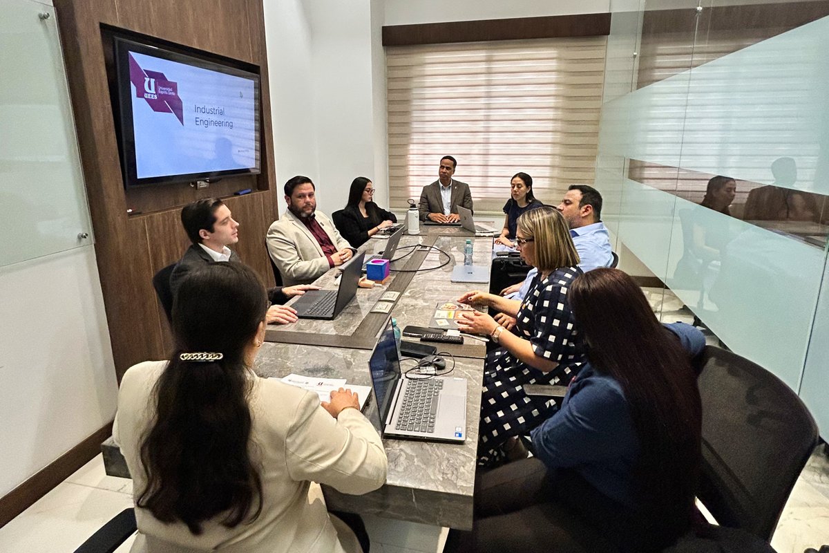 uees_ec's tweet photo. @unisimon En la UEES seguimos impulsando alianzas estratégicas que contribuyen a la formación de profesionales con visión global y al fortalecimiento de la educación superior. 📚

#CooperaciónAcadémica https://t.co/CjdsqmTZ9d