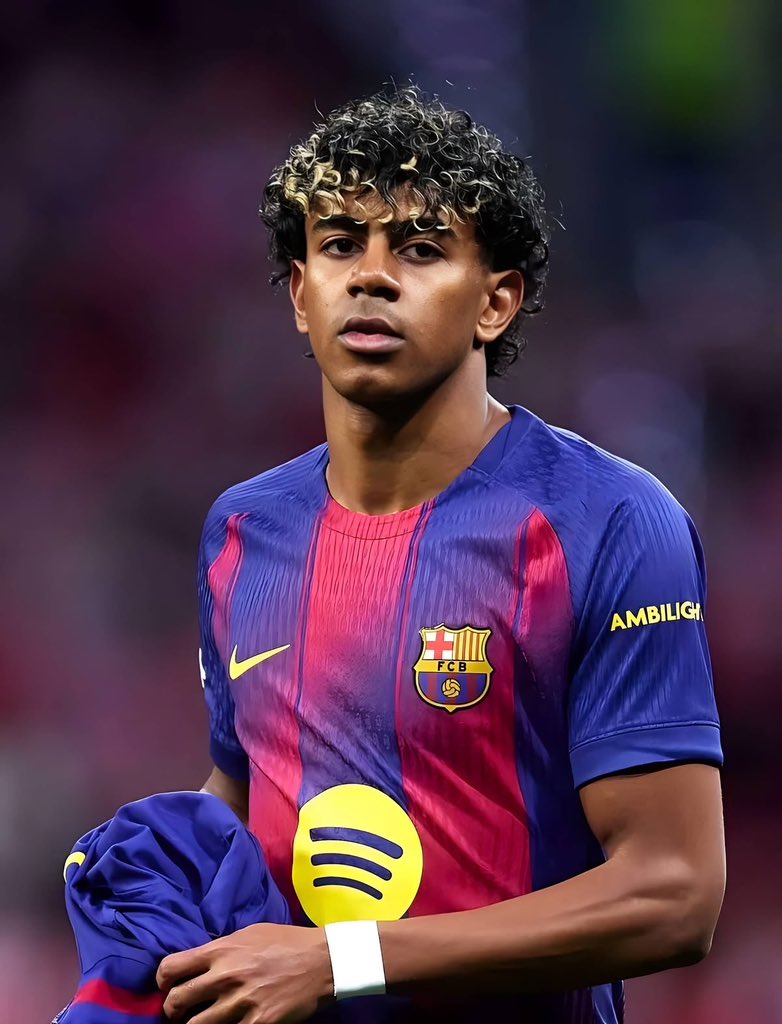 Grandsoncr7's tweet photo. The Olise vs. Yamal debate will forever be funny to me. The moment you point out that Olise is the better footballer more intelligent, smarter in decision-making, a better goalscorer, creator, and link-up player Barcelona fans immediately bring up age.

Why bring age into a debate about who’s the better player right now? Age doesn’t determine who’s better today.

Olise is better than Yamal in every aspect of the game. Just accept it and move on.