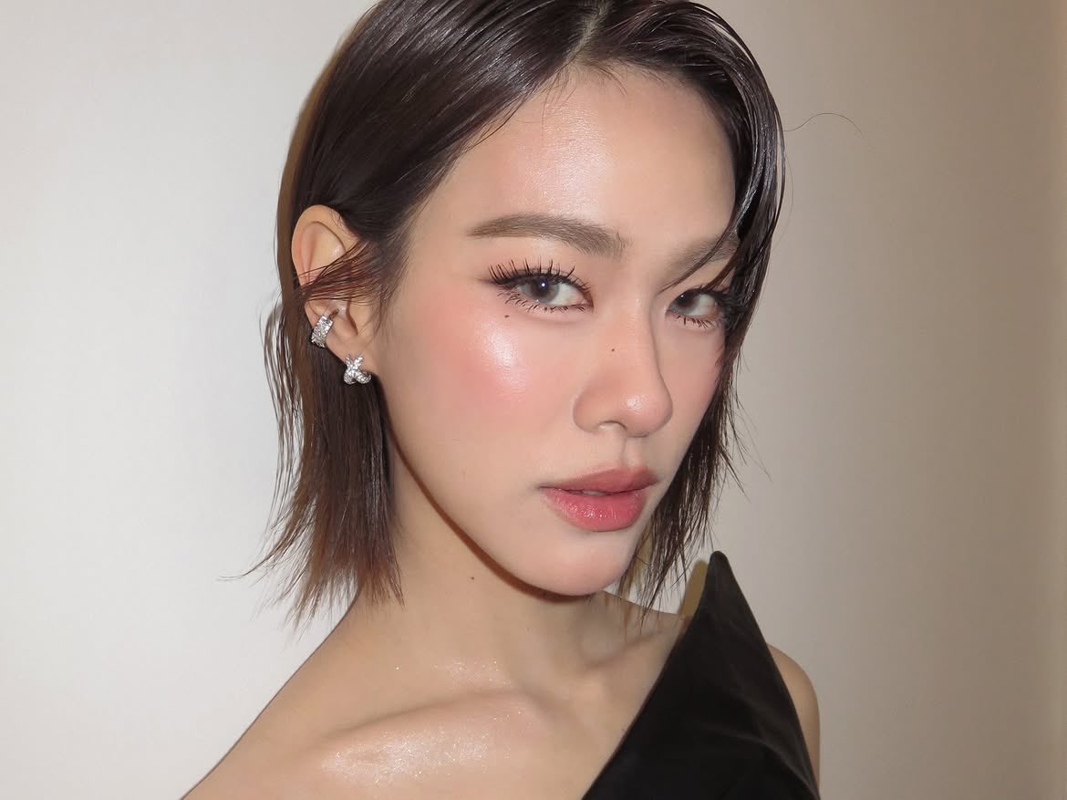 thasornofficial's tweet photo. 🤍 @.emiamily @.piikornlek @.s.spritenarakza @.looneystoonzz @.eedzilar #Gamemymakeup ✨💖🤟🏼 

IG Update: gamemygb

ULTIMUNE X EMIBONNIE
#EmiBonniewithULTIMUNE
#SHISEIDO 
#ULTIMUNE #ULTIMUNESTUDIOatCENTRALWORLD 
#ShiseidoThailand https://t.co/N34QjFZHB4
