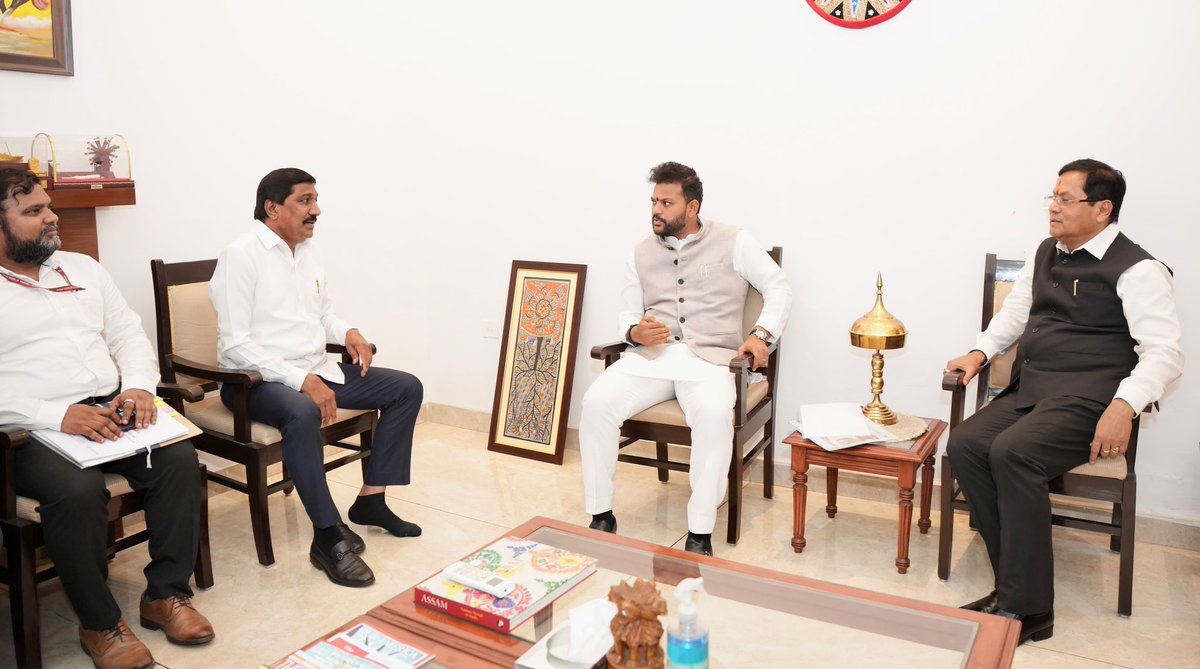 RamMNK's tweet photo. Met Hon'ble Union Minister for ports, shipping & waterways Sh. @sarbanandsonwal Ji along with Sh @bcjrofficial Garu, Andhra Pradesh Minister for Roads & Buildings.

We had an elaborated discussion on strengthening AP's port infrastructure, with a special focus on development of Mulapeta Port.

Driven by CM @ncbn Garu's leadership and backed by PM Sh. @narendramodi  Ji’s Sagarmala vision, the state is becoming India’s maritime gateway and logistics hub in the Bay of Bengal region.
