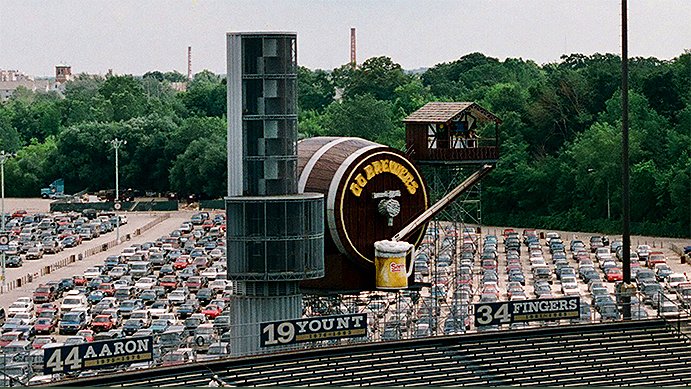Series3Scott's tweet photo. @Super70sSports County Stadium, Milwaukee https://t.co/hlA1IjSkln