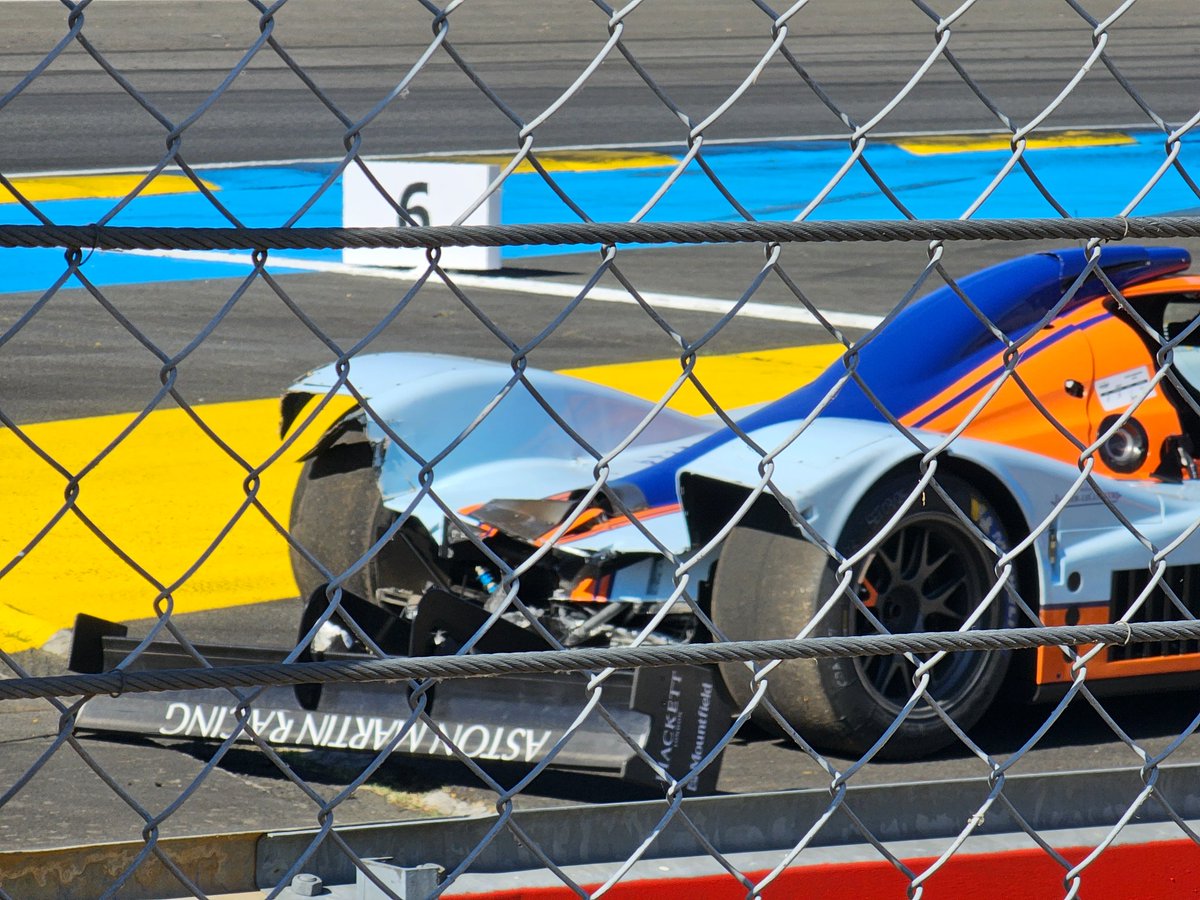 crash71100's tweet photo. Et une Lola Aston Martin au tapis ! #LeMansClassic https://t.co/qbBAMKeZhP