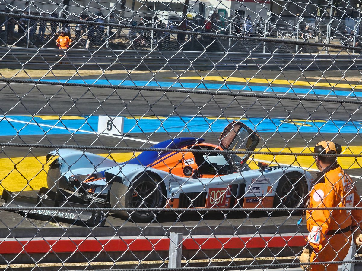 crash71100's tweet photo. Et une Lola Aston Martin au tapis ! #LeMansClassic https://t.co/qbBAMKeZhP
