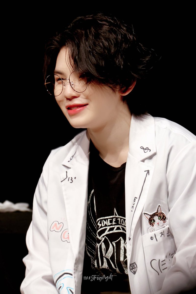 wooahhae__1122's tweet photo. 안경우지 참 좋은거 아시죠 https://t.co/Ds8dsQ01si