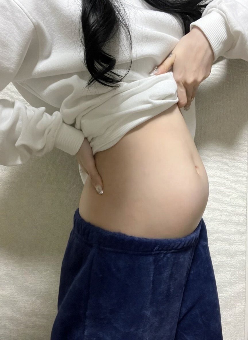 creamyuach's tweet photo. 今日も食べすぎたのでお腹がやばいです爆笑 https://t.co/30NbZ6dsjV