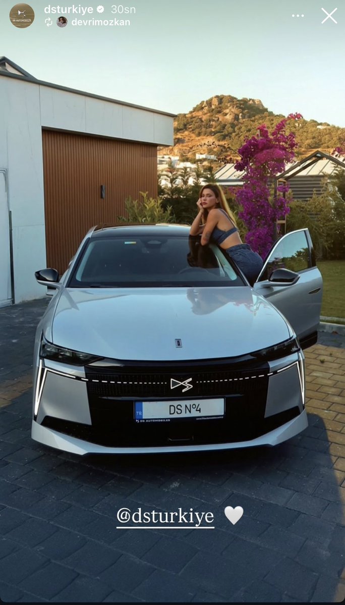 Hanife287's tweet photo. arabanın modeli çok güzelmiş 😍😍
Devooo 🤤🤤❤️🔥
#DevrimÖzkan
#DSN4
#DSautomobiles https://t.co/dlMjNSTXit