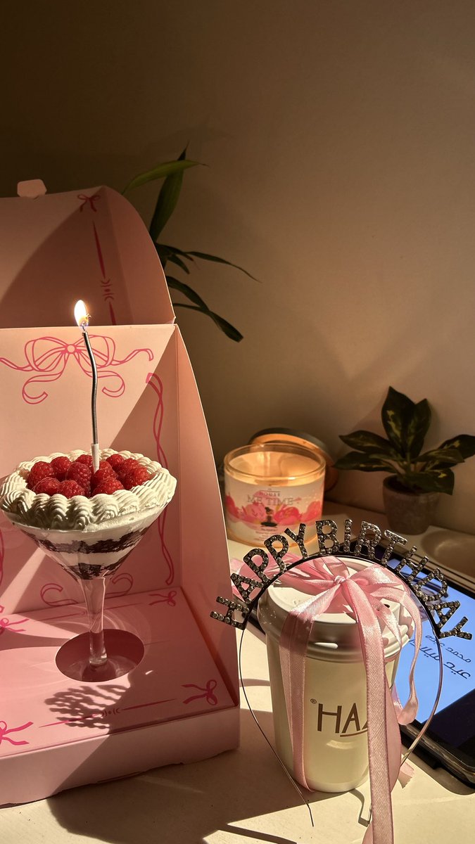 jojoemoh's tweet photo. لا زالت الاحتفالات!🥹💕🍸🎀 https://t.co/x9nZuiVpZi