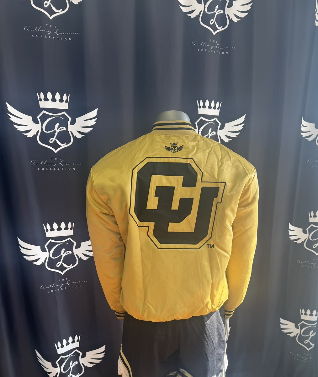 ALCollection's tweet photo. Anthony Lawrence Collection University Colorado Heritage Reversible Jacket $89.99 order here 👉🏾 https://t.co/DUOiDxfiSy #SkoBuffs #July #ALCollectionCU https://t.co/7Wlj77zER4
