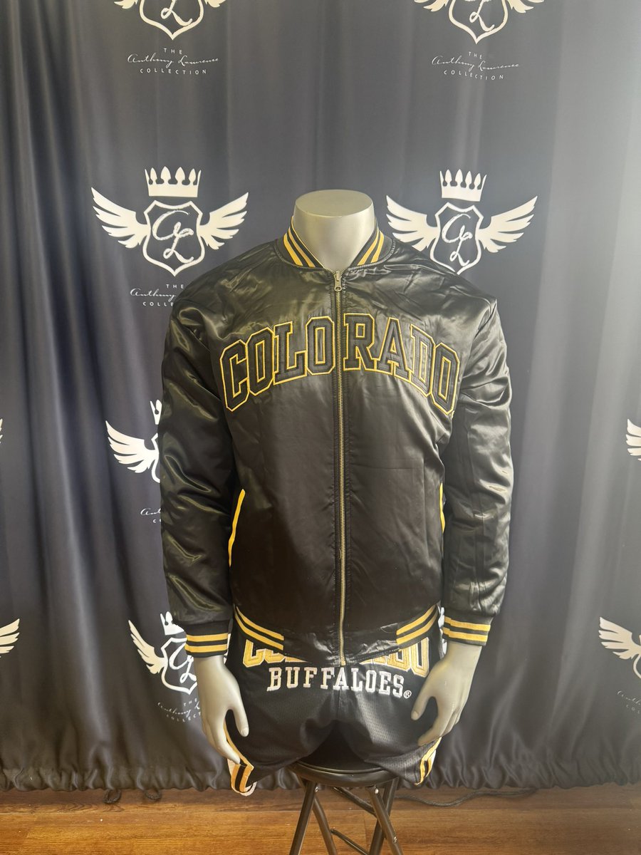 ALCollection's tweet photo. Anthony Lawrence Collection University Colorado Heritage Reversible Jacket $89.99 order here 👉🏾 https://t.co/DUOiDxfiSy #SkoBuffs #July #ALCollectionCU https://t.co/7Wlj77zER4