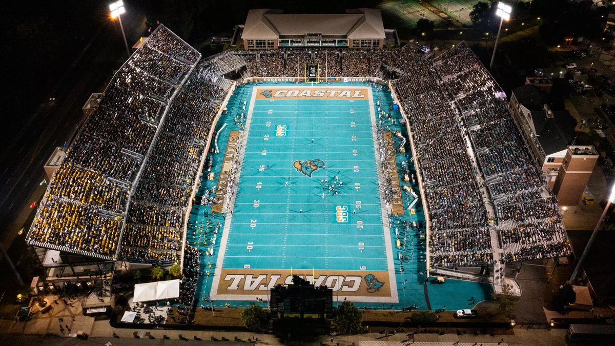 jaclark21's tweet photo. @bordeauxyoutube @MobSquad508 PS5 and Coastal Carolina baby!!! Teal Nation!!! 💪🏻💪🏻💪🏻 https://t.co/HXeMWPQWkc