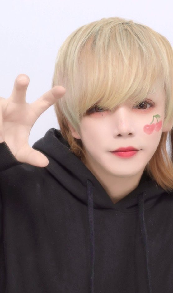 ama_amami_'s tweet photo. すーぱーえんじょい勢

 #第5人格自己紹介カード
 #第五人格自己紹介カード
 #第五人格フレンド募集
 #第5人格フレンド募集 https://t.co/G8kPOEXet5