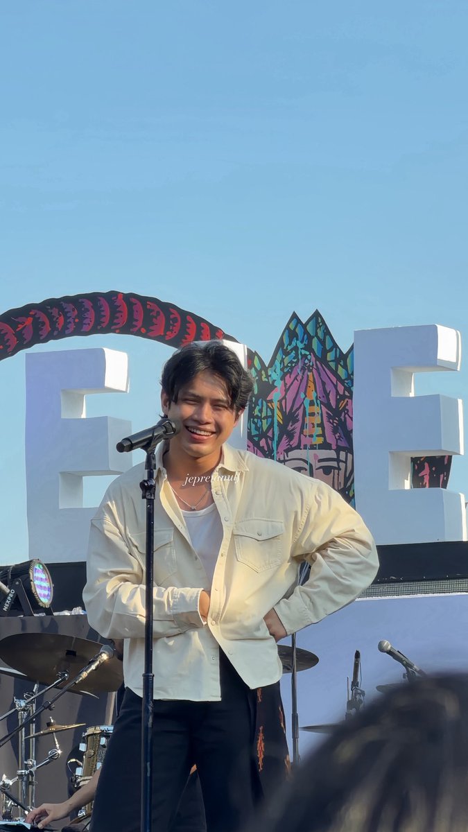 tiarasalsyaa's tweet photo. #RonyParulian ; #SalmaSalsabil  ☆

your success is well deserved ── cheers to another of amazing achivements and beautiful memories!

thank you @PrambananJazz 2026

i'm here to say congratulations on you've been making recently ── you deserve the recognition, so well done • https://t.co/DURtWhjSOQ