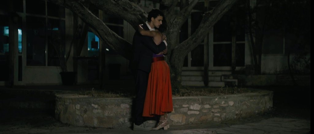 fiogkofamily's tweet photo. Η συνάντησή τους ήταν το σημείο αναφοράς. Από τότε δεν άλλαξαν μόνο οι ίδιοι, αλλά και ο κόσμος γύρω τους. Ακέραιοι χαρακτήρες με πηγαία καλοσύνη απέδειξαν ότι η δύναμη κρύβεται ακριβώς εκεί.  Και αυτή η δύναμη είναι μεταμορφωτική. 

#topaidi https://t.co/xLuGK2bjsX