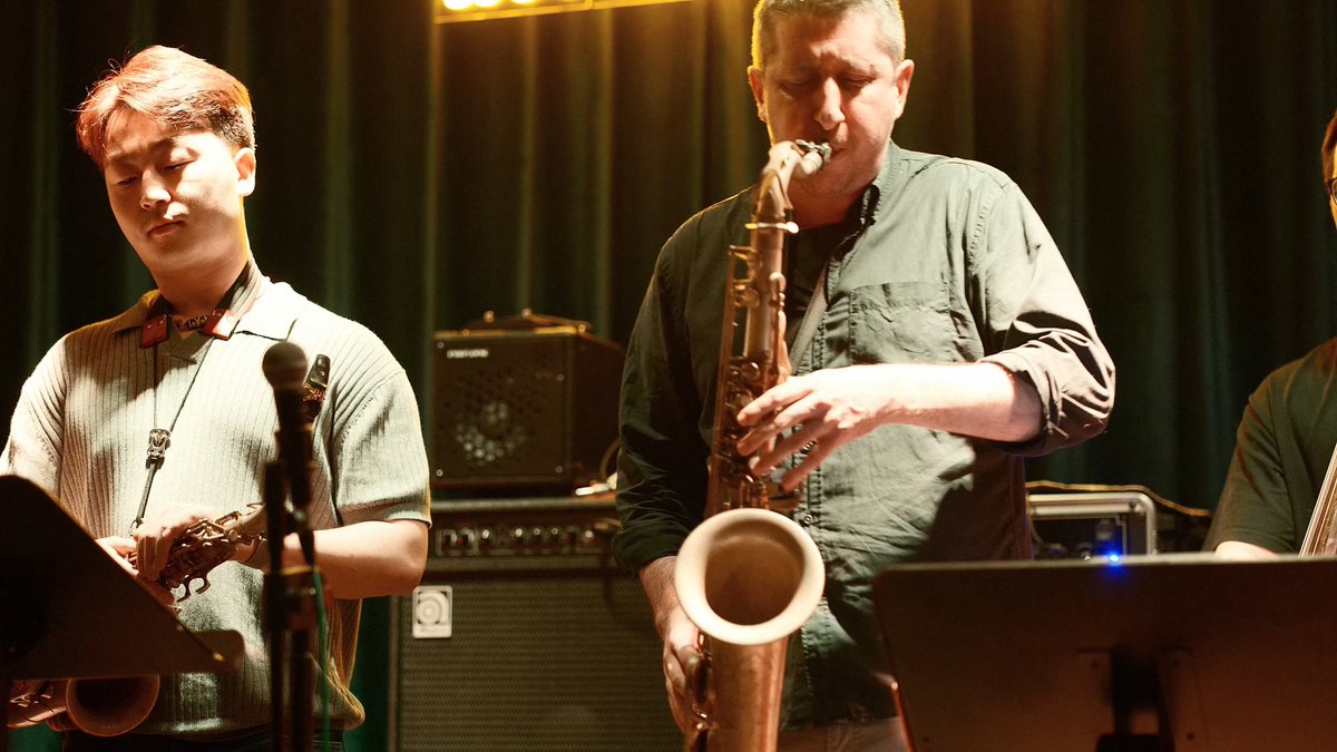 patrickhijman68's tweet photo. Just caught the most mind-blowing live set at the downtown jazz club—energy in the room was unreal, every note hit perfect!  Can’t wait for their next show! https://t.co/owEAW8s2vt