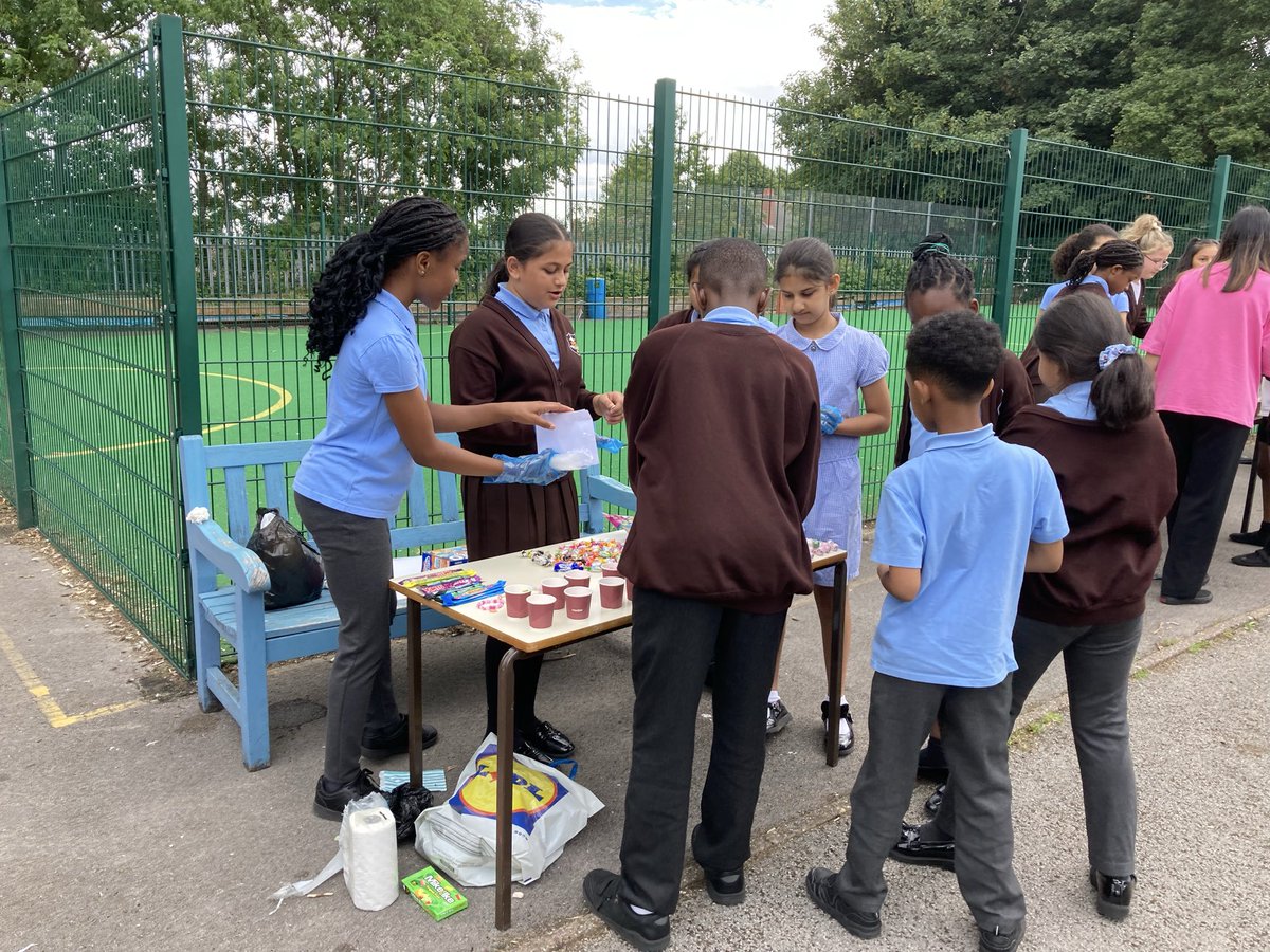 StClaresVoice's tweet photo. Year 6 have been working hard on their ‘fiver challenge’. They learned how to set up and run a business and how to please their customers. #fiverchallenge #teamwork #businessenterprise #year6fun https://t.co/2ySDSb2W8v