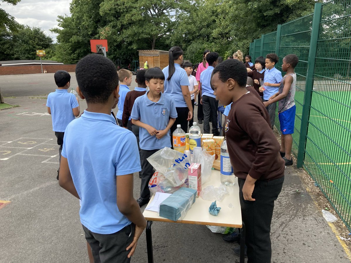 StClaresVoice's tweet photo. Year 6 have been working hard on their ‘fiver challenge’. They learned how to set up and run a business and how to please their customers. #fiverchallenge #teamwork #businessenterprise #year6fun https://t.co/2ySDSb2W8v