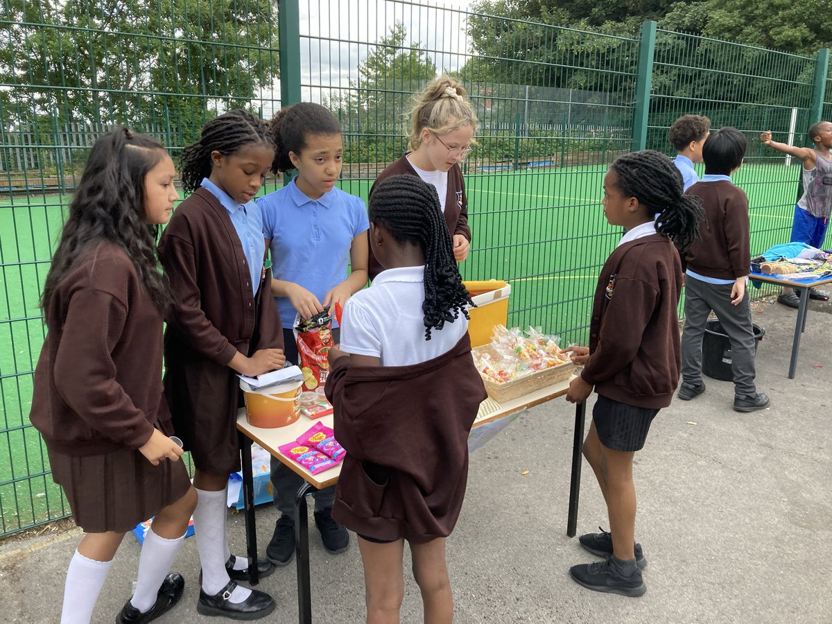 StClaresVoice's tweet photo. Year 6 have been working hard on their ‘fiver challenge’. They learned how to set up and run a business and how to please their customers. #fiverchallenge #teamwork #businessenterprise #year6fun https://t.co/2ySDSb2W8v