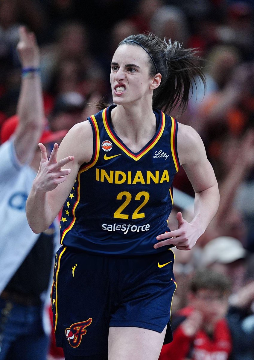 CC22stats's tweet photo. Caitlin Clark in June :

21.9 PPG
8.2 AST
4.0 RPG
45.6 FG%
2.6 3PM
59.1% TS
53.8% EFG
112.1 Ortg
EASTERN CONFERANCE PLAYER OF THE MONTH https://t.co/m0UdKdfiZB