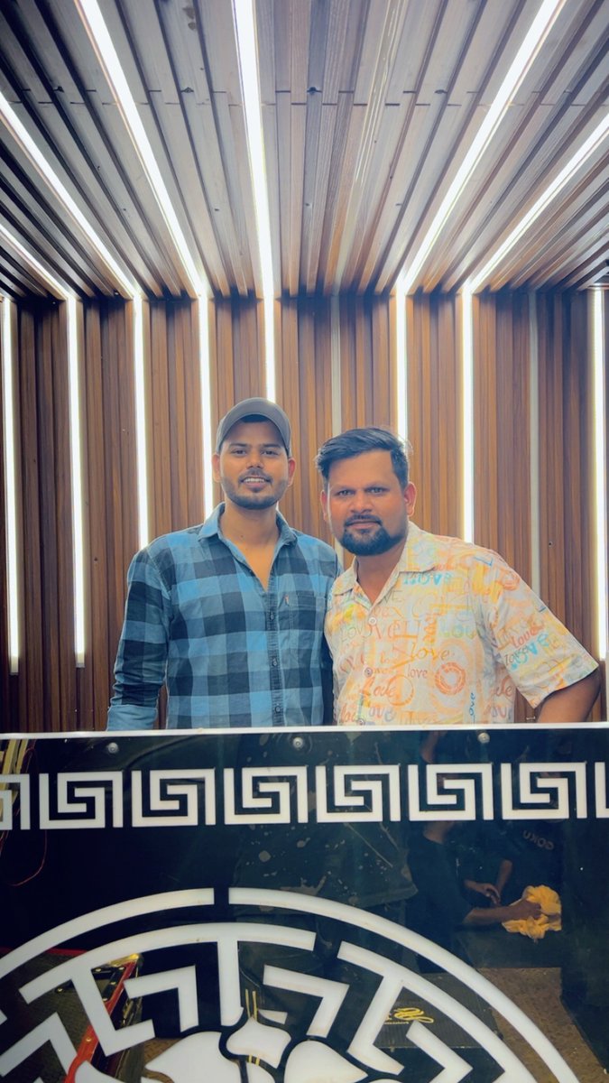 djsamarxdn's tweet photo. "Barat On Wheel  DJ Samar Patel bringing the fire to Jabalpur!  #BaratOnWheel #DJSamarPatel" https://t.co/tkyhZmbKmg