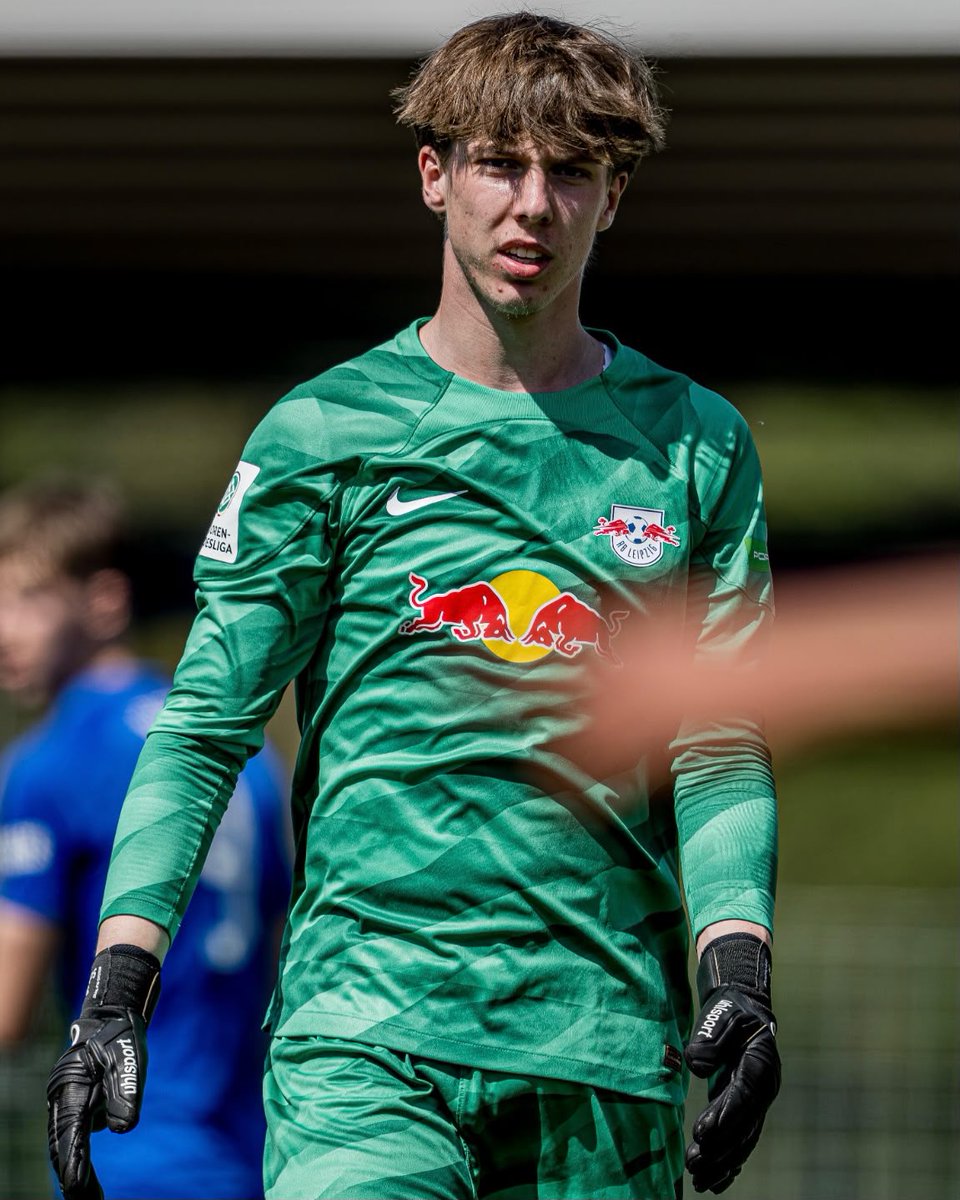 Sp_Bundesliga's tweet photo. Timo Schlieck se marcha cedido del #RBLeipzig al #SCVerl. https://t.co/efPkxqdbMd