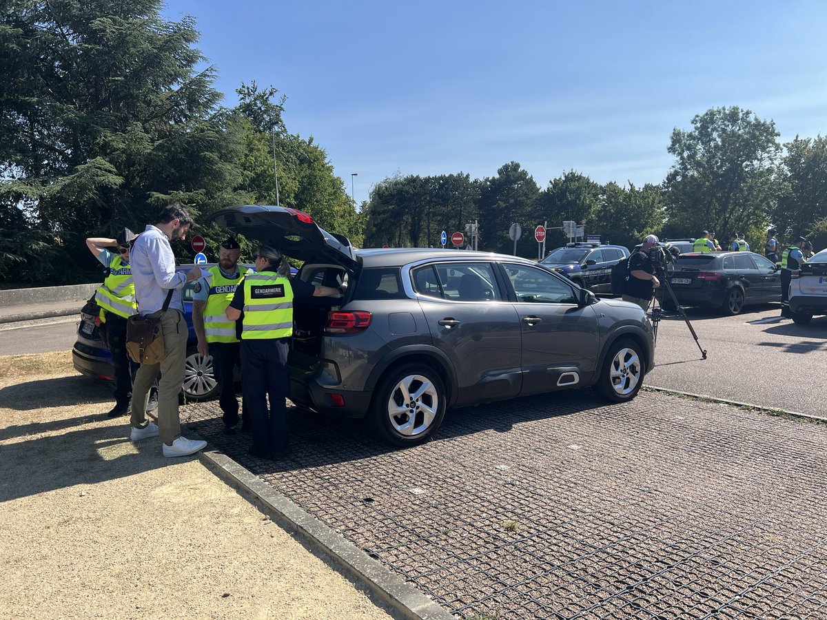 Image de Préfet de l'Eure - #SécuritéRoutière | Contrôle sur l’A13 lors du 1er départ en vacances par 20 militaires de la #genda