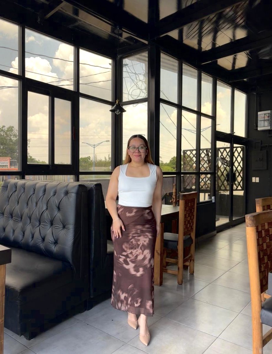 Natalia_GI's tweet photo. Feliz de poder acompañar en este primer escalón a mi Ana Pau💕
Feliz de a ver visto a mis amigas 🥰 https://t.co/JqCbdZiKED