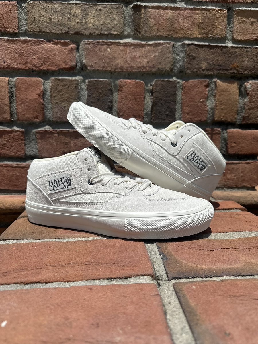 Reliefskate's tweet photo. New Vans Skate Half Cab Shoe Marshmallow White Now Available https://t.co/daZCkrqztW