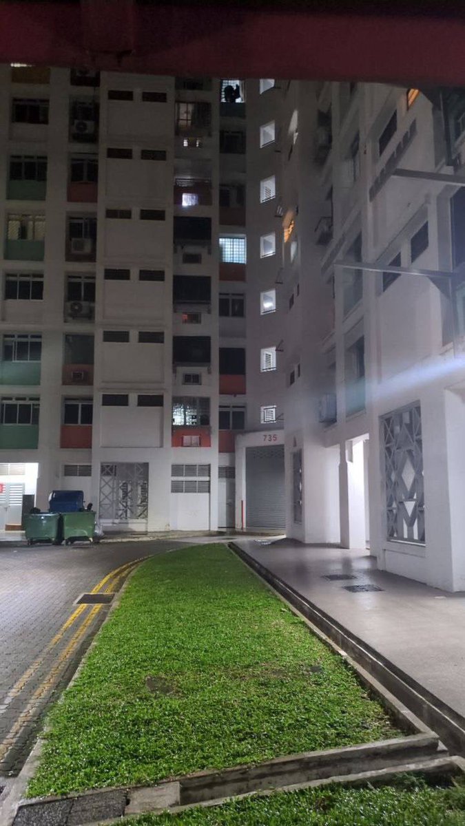 chrisbruton3's tweet photo. 在新加坡🇸🇬 
沒人喜歡妹妹吗
很干净可以不带安全帽🫦
没有人约吗？
不要嘴炮~
#新加坡 #马来西亚 https://t.co/8rKQg9JGUE