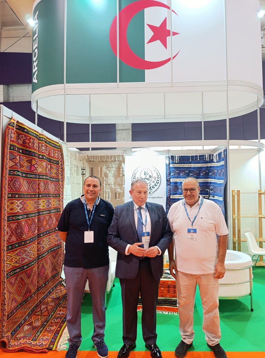 embalglisb's tweet photo. Uma retrospetiva da visita do Embaixador Saïd Moussi aos expositores argelinos que participam na Feira Internacional de Artesanato (#Lisboa 2026).
#Argelia #Algeria #Algérie https://t.co/NDVC9Kn8dF