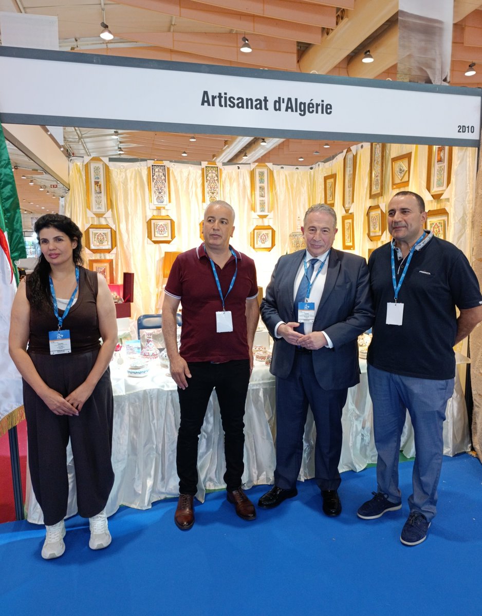 embalglisb's tweet photo. Uma retrospetiva da visita do Embaixador Saïd Moussi aos expositores argelinos que participam na Feira Internacional de Artesanato (#Lisboa 2026).
#Argelia #Algeria #Algérie https://t.co/NDVC9Kn8dF