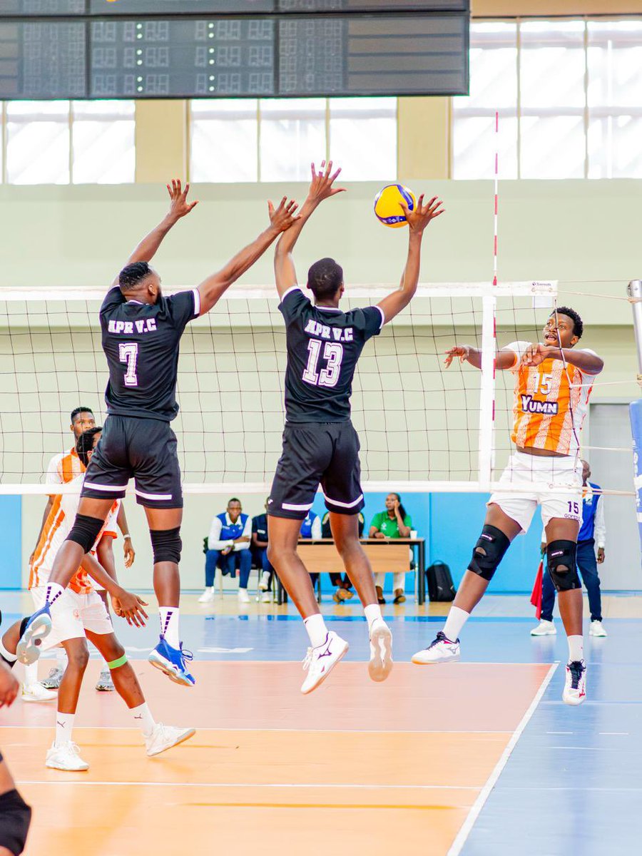 kigalitoday's tweet photo. #KTSports
Ikipe ya Gisagara VC yegukanye umwanya wa gatatu mu irushanwa ryo kwizihiza Umunsi wo Kwibohora #LiberationCup nyuma yo gutsinda APR VC amaseti 3-2 (26-28, 25-15, 31-29, 15-25, 15-9).
Ku mukino wa nyuma mu bagore biteganyijwe ko Saa Kumi n'Imwe z'umugoroba Police WVC ikina na APR WVC naho mu bagabo Saa Moya n'Igice REG VC ikine na Police VC.