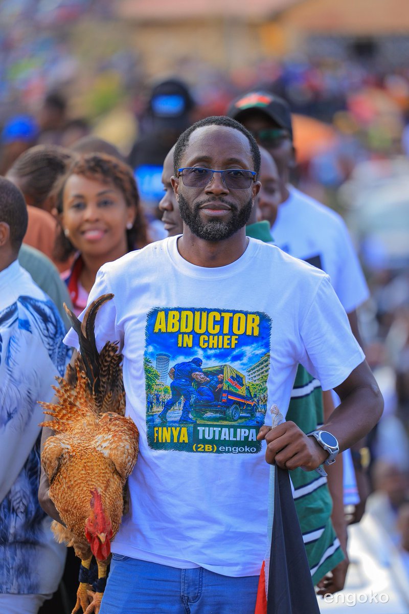abbiezuena's tweet photo. "Abductor in Chief" 
Merch of the day by Engoko Himself @CGisairo 
#LindaMwananchiGusii
#SisiNdioSifuna https://t.co/dNlTkhoatO