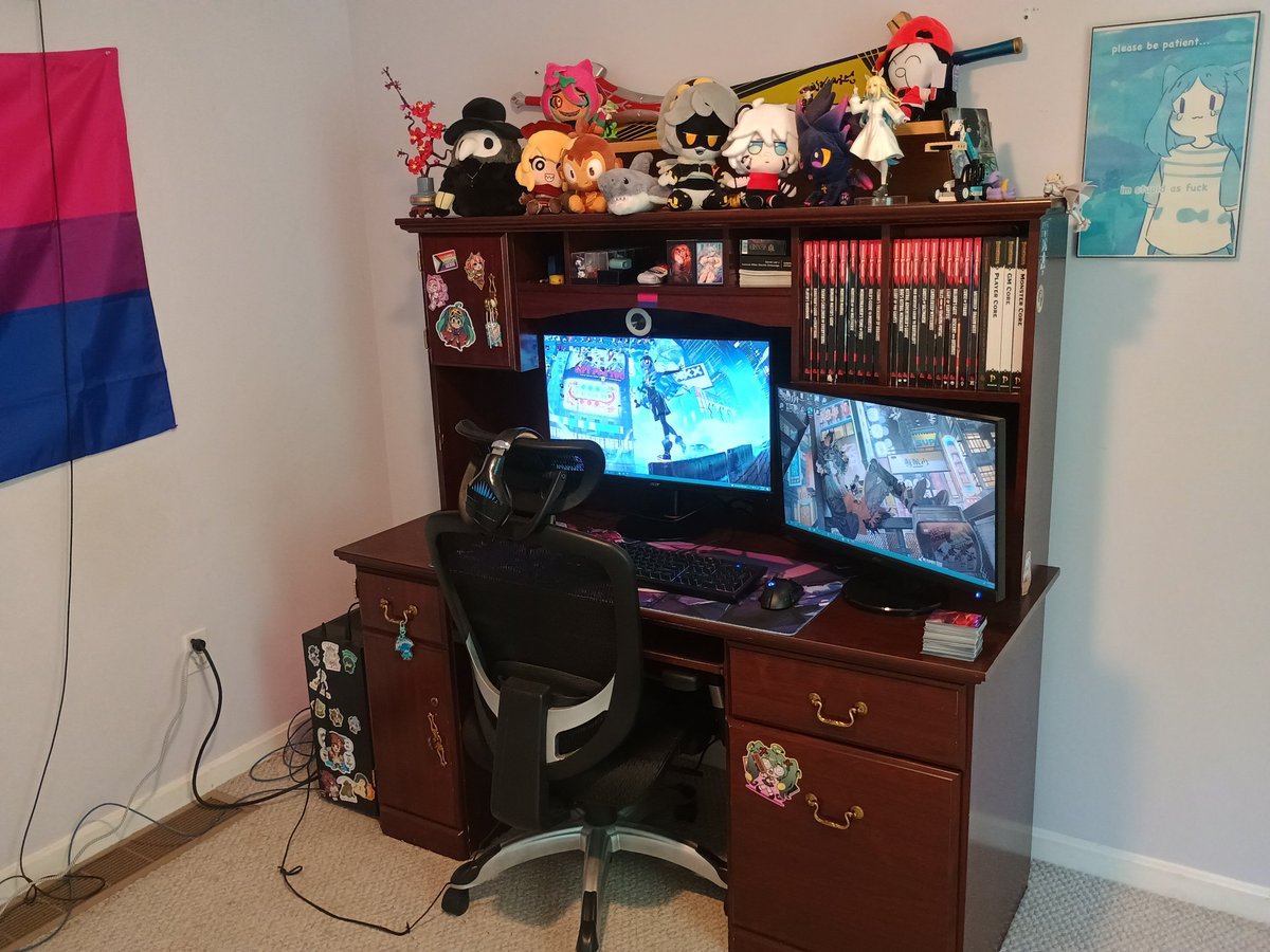 Skychoper's tweet photo. Vtuber VS their setup

The desk was free cuz it's previous owner didn't want it lol https://t.co/vf80On2TqD