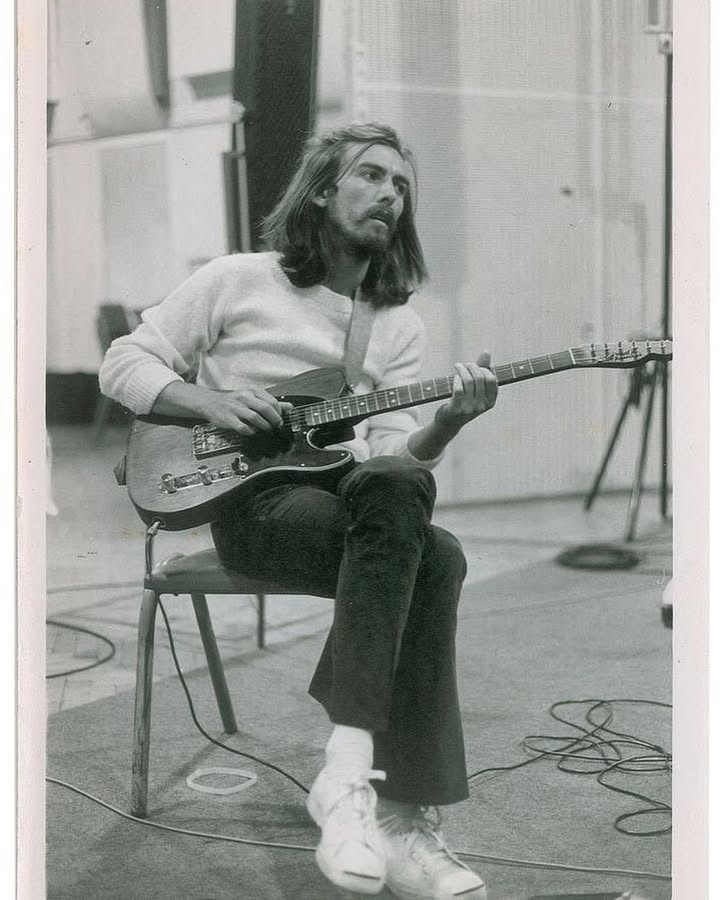 FarOutMag's tweet photo. 📸 George Harrison taken by Linda McCartney, Abbey Road Studios, 1969. https://t.co/KEzjKD1v6Q