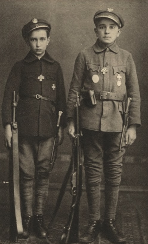 biapetenucci's tweet photo. Friendly reminder that Ukrainians are the only case in the world of grown and adult "soldiers" in their prime, armed with live ammunition, who got their ASSES KICKED by children.

Literally, during the defense of Lwów in 1918, Ukrainians got absolute shit beaten out of them by Polish children, some of them were only 9 years old. Most of them weren't older than 15.

That's all you have to know about Ukrainian "bravery and honor".

CHILDREN KICKED YOUR ARSES, MUPPET. CAN U EVEN COMPREHEND THAT?😂
