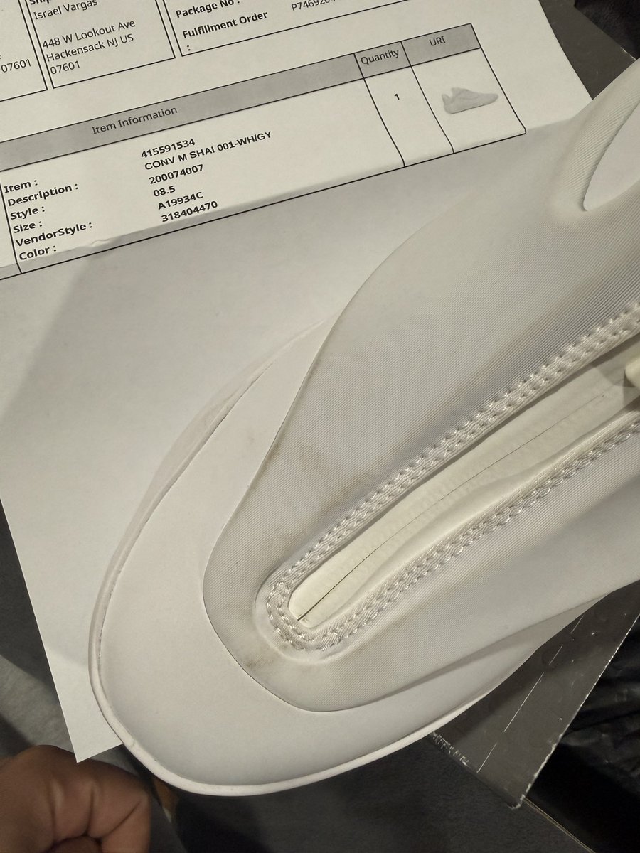 trynalilbrome's tweet photo. @footlocker @footlocker @footlocker
I received this order in the mail coming back from vacation &amp; am very disappointed. I ordered a hat and a pair of sneakers. The hat is in perfect condition. Can’t say the same about the Shais. Fresh out the box and this is what I find. https://t.co/CKG4ImU5e2
