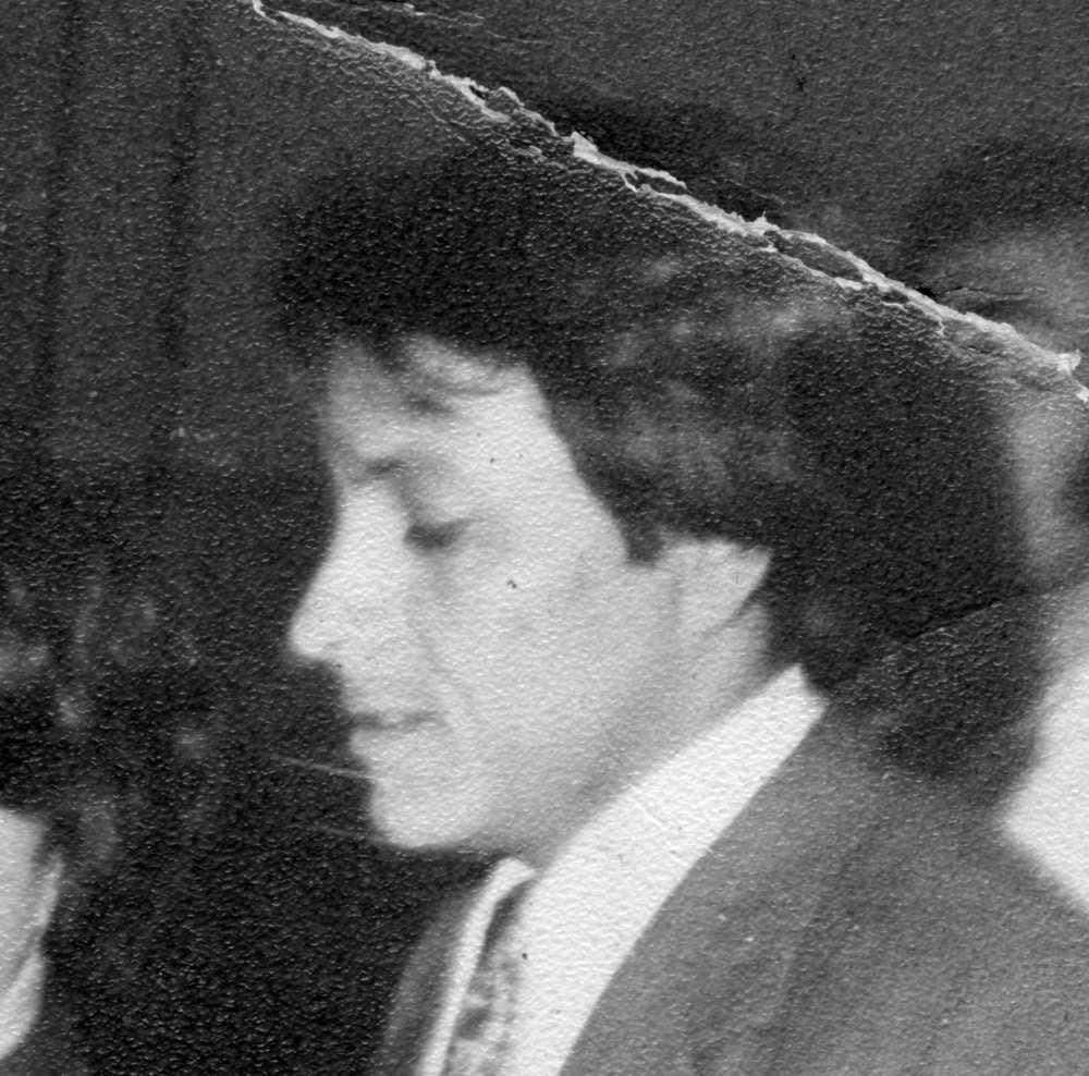RadioUmbral's tweet photo. 3 de julio de 1984, en un falso  enfrentamiento  fueron muertos por la CNI en Callejón Lo Ovalle  San Miguel Ana Alicia DELGADO TAPIA, ingeniero agrónomo, militante del Partido Comunista y Juan Manuel VARAS SILVA, mecánico, militante del MIR.

No Olvidamos 
No Perdonamos https://t.co/FryYxESUfG