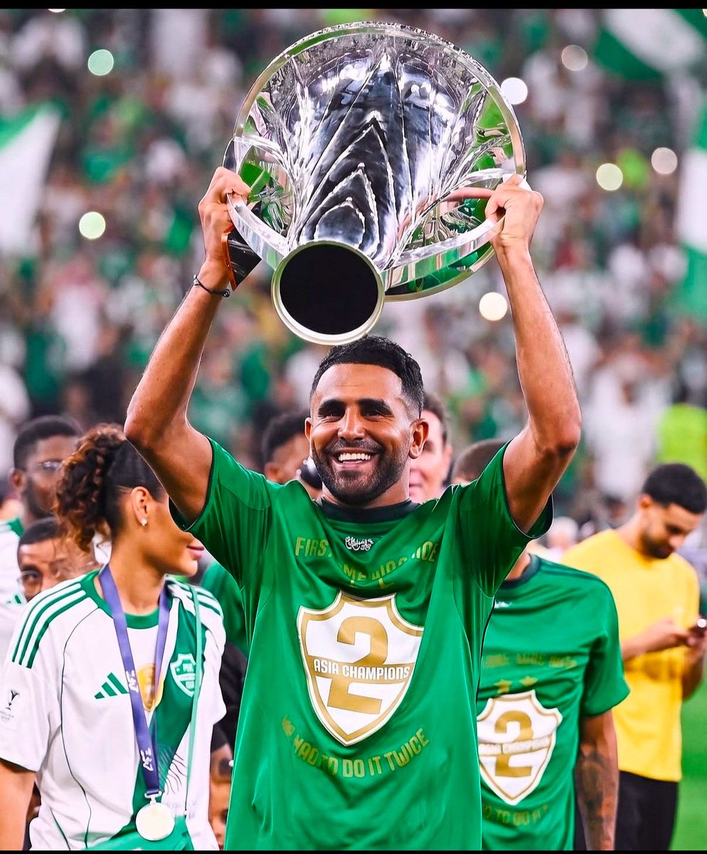 hecs6q's tweet photo. الأفضل عبر التاريخ 💚

#GreenwoodToAlAhli https://t.co/XSKlvN9Jrl