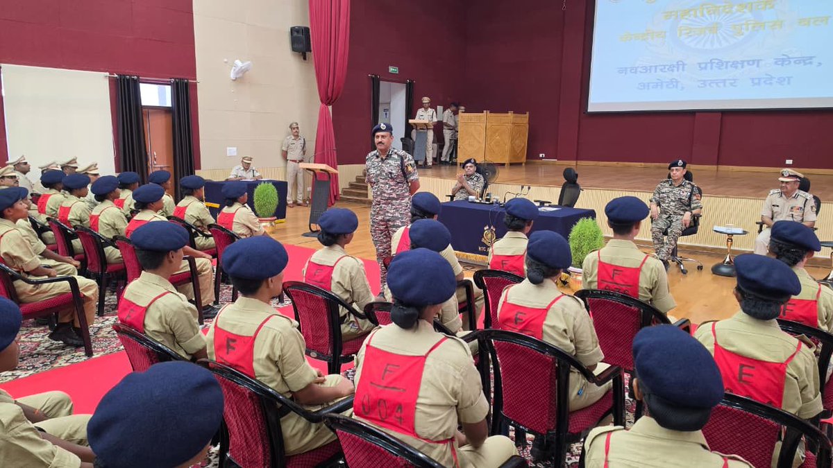 crpfindia's tweet photo. Strengthening the core values of the force! 

​During his visit to the Amethi CRPF Complex , DG #CRPF Shri @gpsinghips addressed a Sainik Sammelan, emphasizing the vital importance of discipline, health, moral values, and operational transparency. He also shared key insights on the current security scenario.
​Later, he joined the brave jawans for 'Bada Khana', interacting with them informally to boost morale.

#NationFirst
#Vandematram150 
#MissionNaxalMuktBharat2026
@gpsinghips
@CentralZoneCrpf
@CSIGCRPF
@GcAmethi
@rtcamethi_crpf