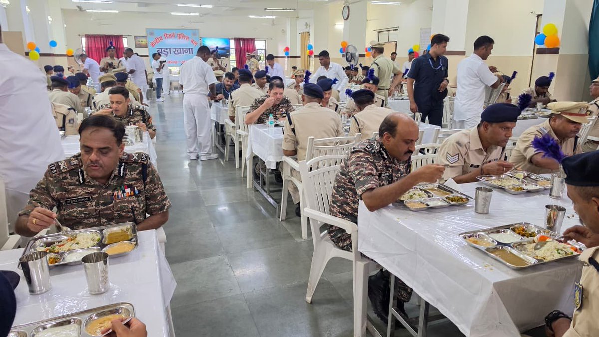 crpfindia's tweet photo. Strengthening the core values of the force! 

​During his visit to the Amethi CRPF Complex , DG #CRPF Shri @gpsinghips addressed a Sainik Sammelan, emphasizing the vital importance of discipline, health, moral values, and operational transparency. He also shared key insights on the current security scenario.
​Later, he joined the brave jawans for 'Bada Khana', interacting with them informally to boost morale.

#NationFirst
#Vandematram150 
#MissionNaxalMuktBharat2026
@gpsinghips
@CentralZoneCrpf
@CSIGCRPF
@GcAmethi
@rtcamethi_crpf