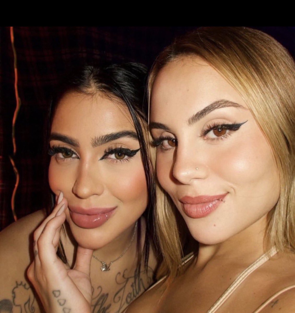 BREGADAVAL's tweet photo. 🚨VOLTA REPERCUTIR: Após término com orochi, Lara Jucah acaba de soltou vídeo  junto com a Mc Mirella, A web pegou fogo e fãs detonam: '' se  rendeu a esse tipo de conteúdo mesmo''  o vídeo já bateu mais de 8 milhões de acesso …

📿Vamos aos comentários https://t.co/D5cdyTp3II