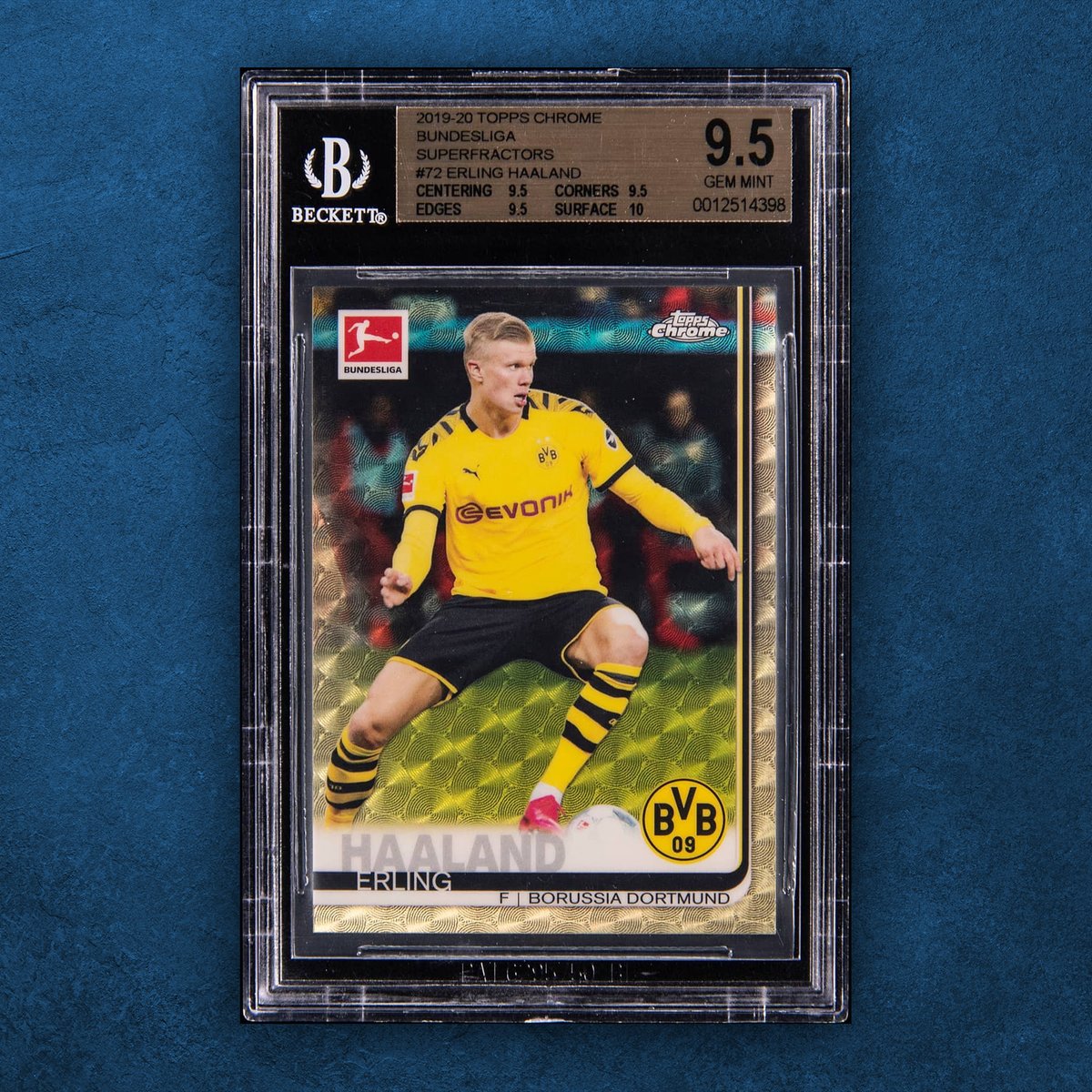 Topps's tweet photo. Erling Haaland's 2019 1/1 Superfractor just sold for $518,500 at auction, making it the second-most expensive Haaland card of all time 🇳🇴

(via @GoldinCo) https://t.co/DKnW08ZBHL