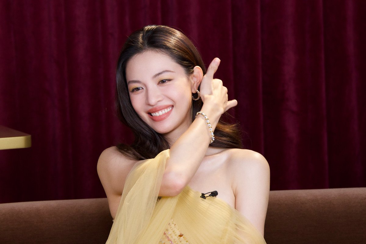 zchuxisource's tweet photo. 260703 #ZhongChuxi #钟楚曦 at Hourglass Cosmetics Brand Event in Shanghai

© Zhong Chuxi's Studio https://t.co/ja3lo5xxQq